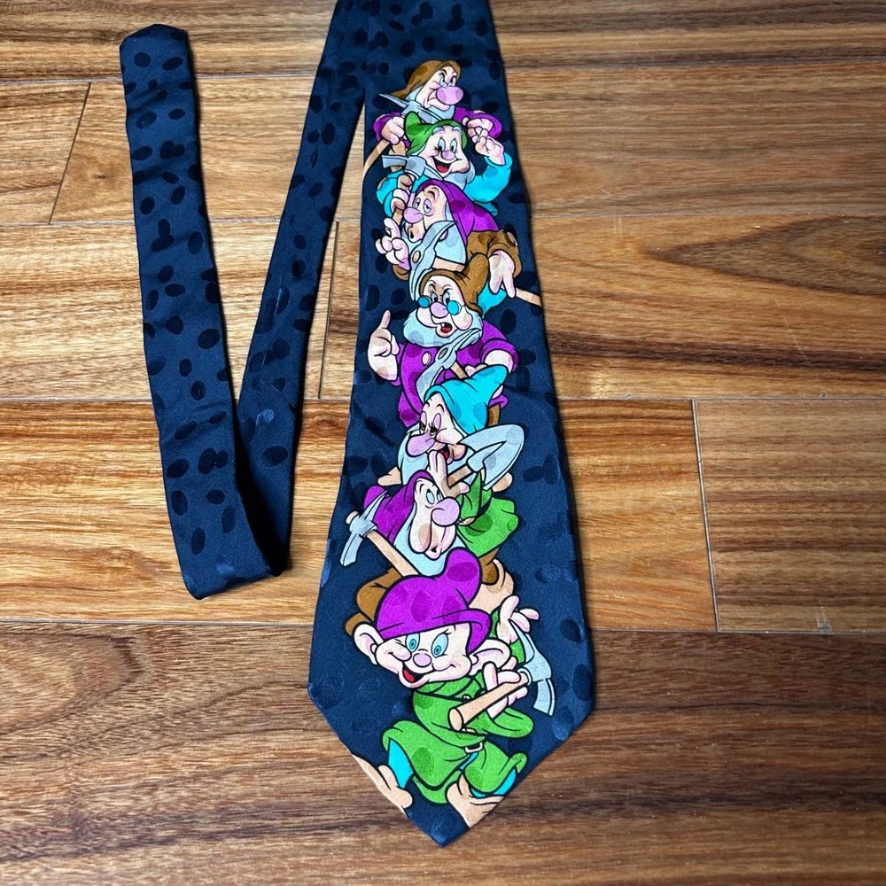 Disney‎ Store 7 Dwarfs Tie 100% Silk Novelty Cartoon Necktie Snow White